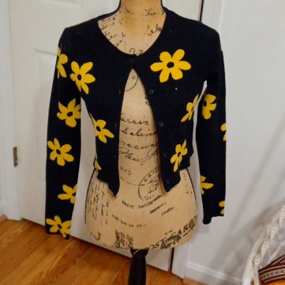 Sunflower crop Cardigan